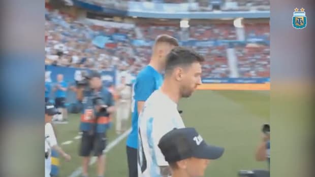 Behind the scenes: Messi's five goals against Estonia